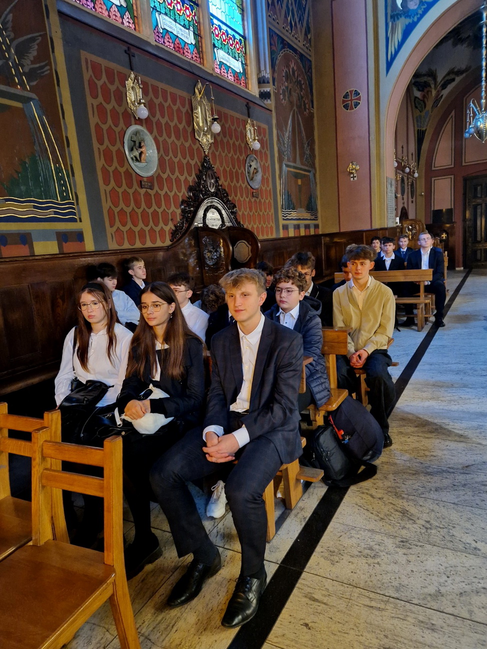 Zdjęcie Ślubowanie kl 1 2025 (3)2aacf3cf-344d-4383-a0bb-bb9d76822e13.jpg w galerii Ślubowanie klas pierwszych (6.10.2025)